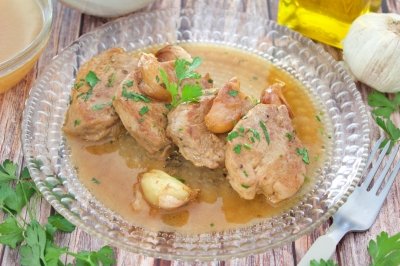 Solomillo de cerdo al ajillo